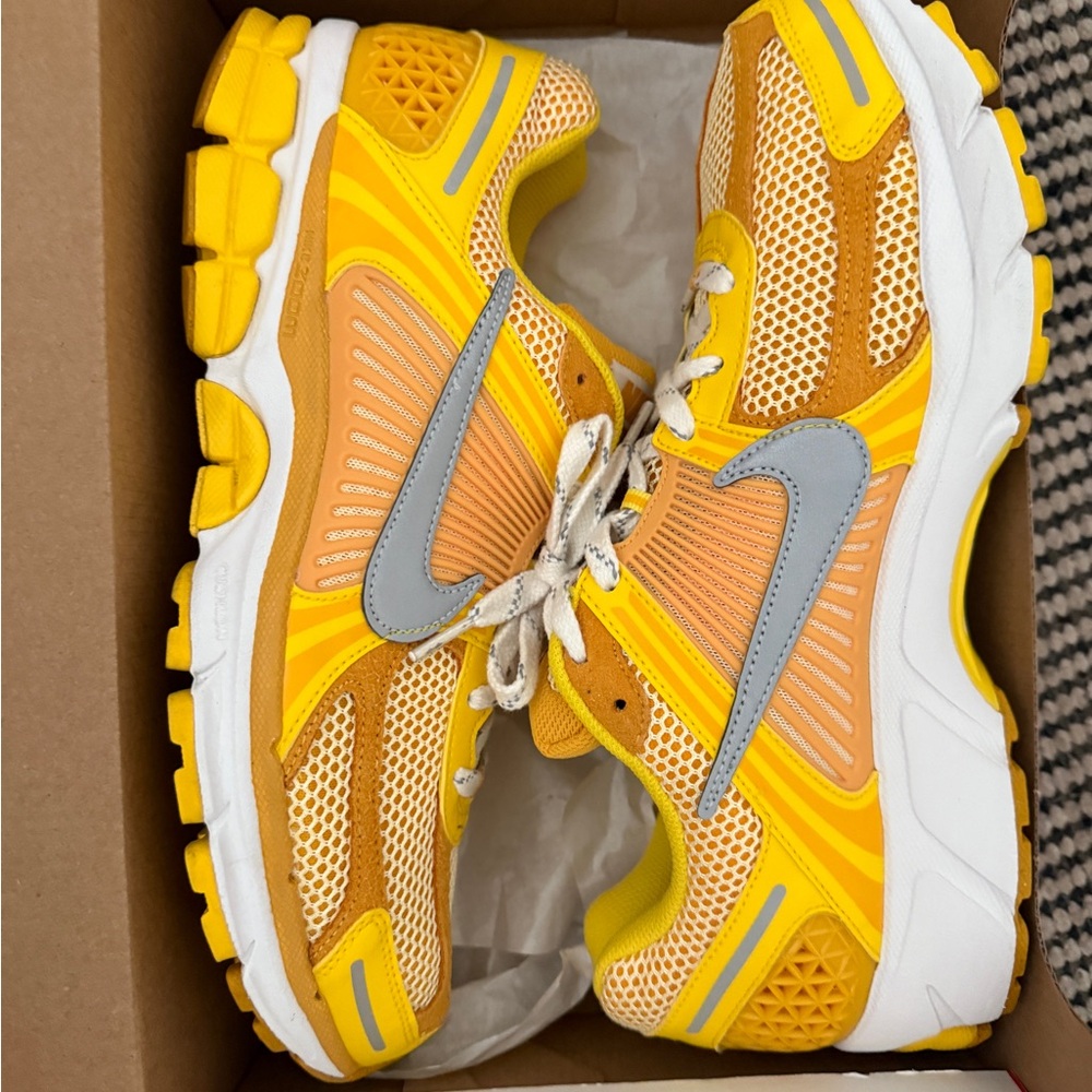 Nike Vomero 5 Ochre